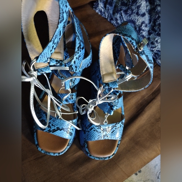 Blue Snakeskin Lace-Up Wedge Sandals - Picture 10 of 11